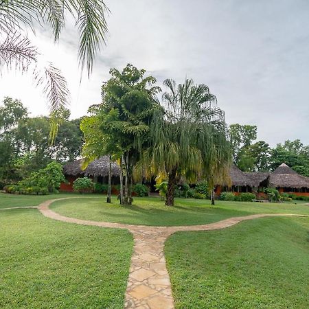 Loharano Lodge Nosy Be Exterior photo