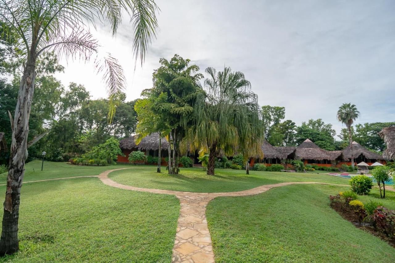 Loharano Lodge Nosy Be Exterior photo